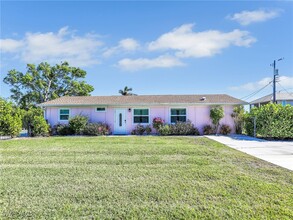 10690 8th St N in Naples, FL - Building Photo - Building Photo