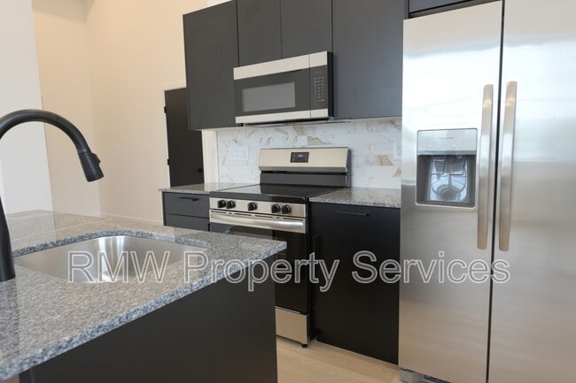 property at 1901 E Willard St
