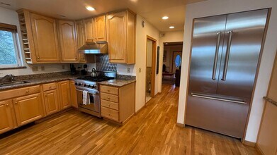 1644 W 11th Ave in Anchorage, AK - Building Photo - Building Photo
