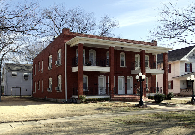 Carver Chateaux in Bartlesville, OK - Building Photo - Building Photo