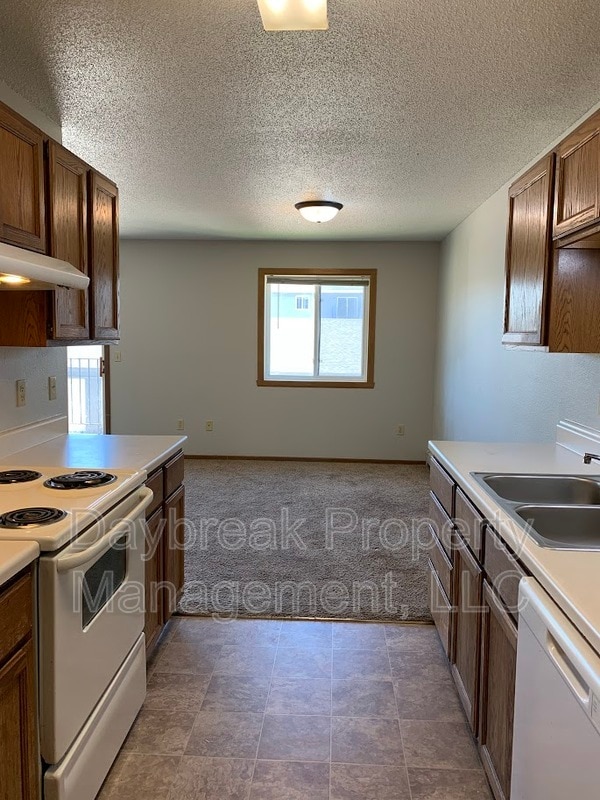 1210 34th Ave S in Moorhead, MN - Building Photo - Building Photo