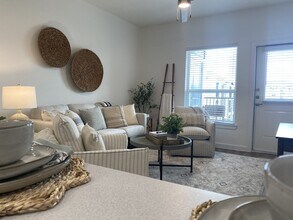 Country Club Village in San Antonio, TX - Building Photo - Building Photo