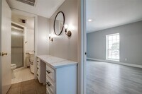 9025 Rue Cambon St photo'