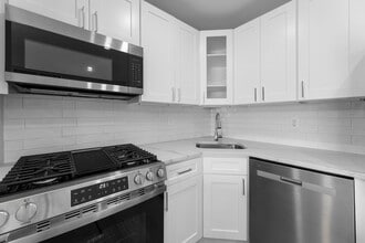 The Crossings at Plainsboro in Plainsboro, NJ - Foto de edificio - Building Photo