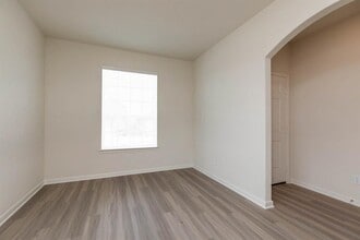 25410 Glacier Lake Dr in Cleveland, TX - Building Photo - Building Photo