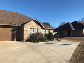 2666 Lori Ln-Unit -2666 in Longview, TX - Building Photo - Building Photo
