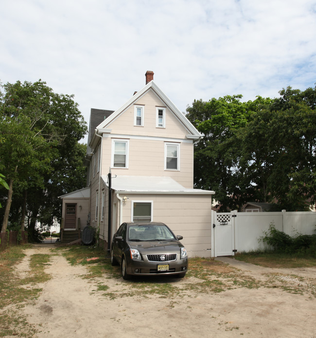 737 Shore Rd in Somers Point, NJ - Building Photo - Building Photo