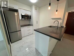 1055 Bay St. in Toronto, ON - Building Photo - Building Photo