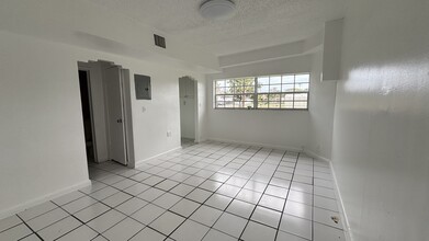 215 NE 2nd St in Hallandale Beach, FL - Building Photo - Building Photo