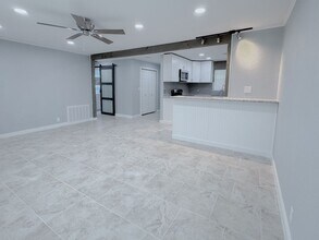 911 S Strong Blvd in Mcalester, OK - Building Photo - Building Photo