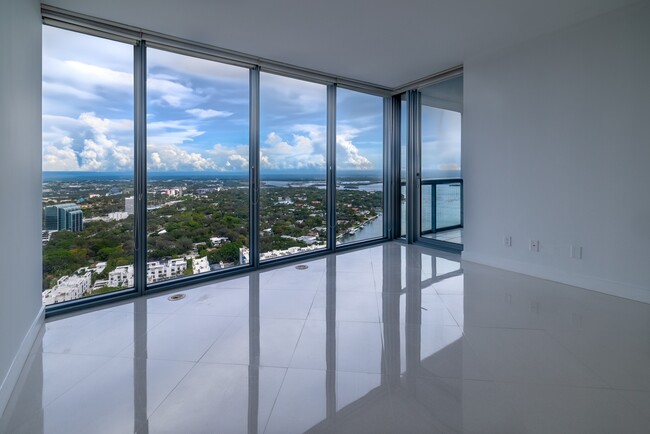 601 NE 36th St, Unit Blue in Miami, FL - Foto de edificio - Building Photo