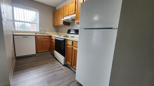 77 N Point Dr, Unit 315 in Boston, MA - Building Photo - Building Photo