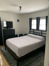 2478 N 68th St, Unit 2476 in Wauwatosa, WI - Foto de edificio - Building Photo