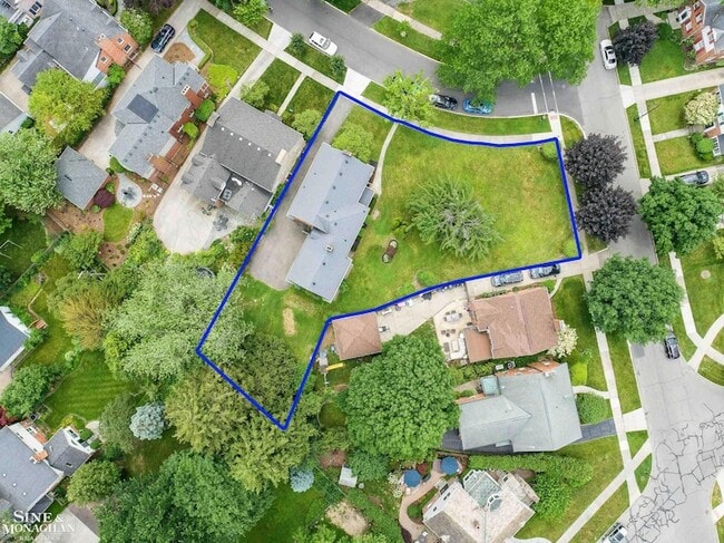 276 Lewiston Rd in Grosse Pointe Farms, MI - Foto de edificio - Building Photo