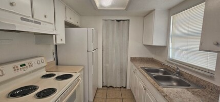 1225 Kennedy Rd in Daytona Beach, FL - Building Photo - Building Photo