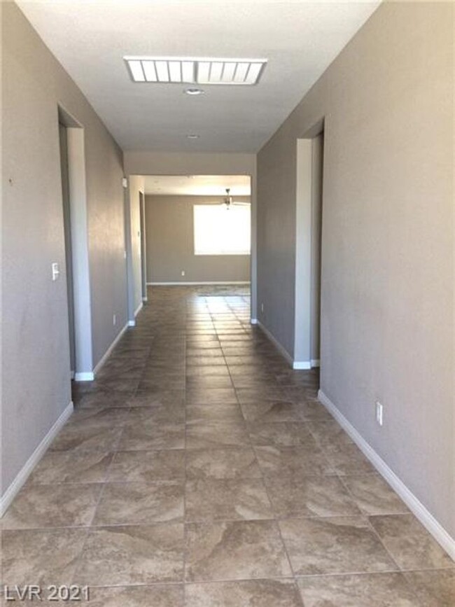 10322 Charlottsville Ct in Las Vegas, NV - Building Photo - Building Photo