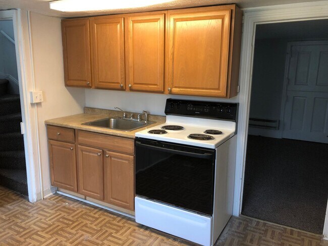 12 E Germantown Pike-Unit -Unit 4 in Plymouth Meeting, PA - Building Photo - Building Photo