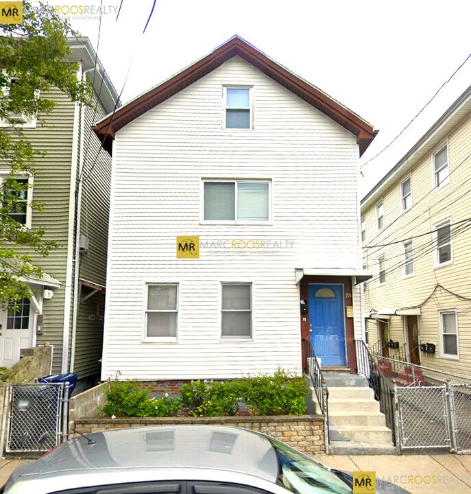 291 Elm St, Unit 2A in Cambridge, MA - Building Photo