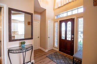 7911 Hidden Oaks Ln in Houston, TX - Building Photo - Building Photo