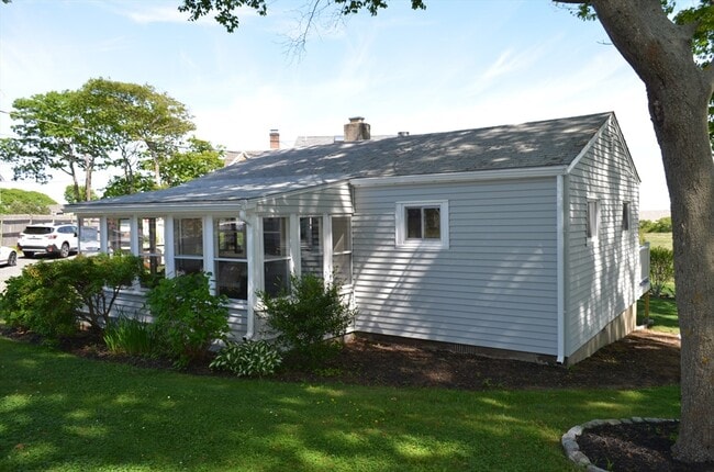 2 Saratoga Ct in Rockport, MA - Building Photo - Building Photo