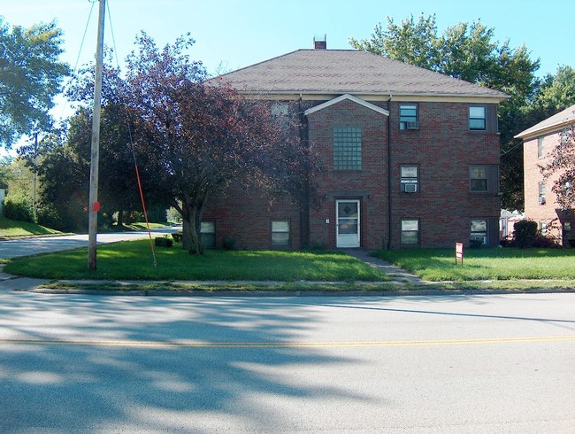 1003-1011 W Locust St in Davenport, IA - Foto de edificio - Building Photo