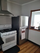 80 Carroll St, Unit 2 in Chelsea, MA - Foto de edificio - Building Photo