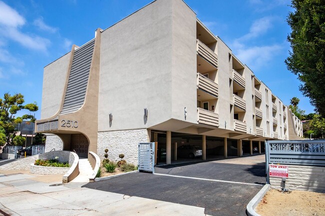 property at 2510 Torrey Pines Rd