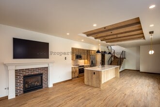 824 S 8th Ave, Unit 2 in Bozeman, MT - Building Photo - Building Photo