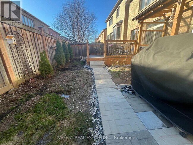 48 Bellcrest Rd in Brampton, ON - Building Photo - Building Photo