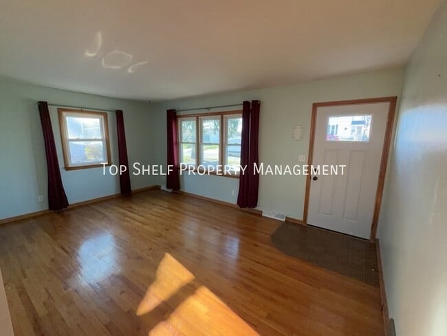 2556 Grandview Ave in Des Moines, IA - Building Photo - Building Photo