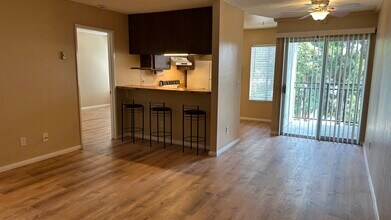 7500 Parkway Dr in La Mesa, CA - Building Photo - Building Photo