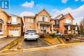 5 Oates Dr in Toronto, ON - Building Photo - Building Photo