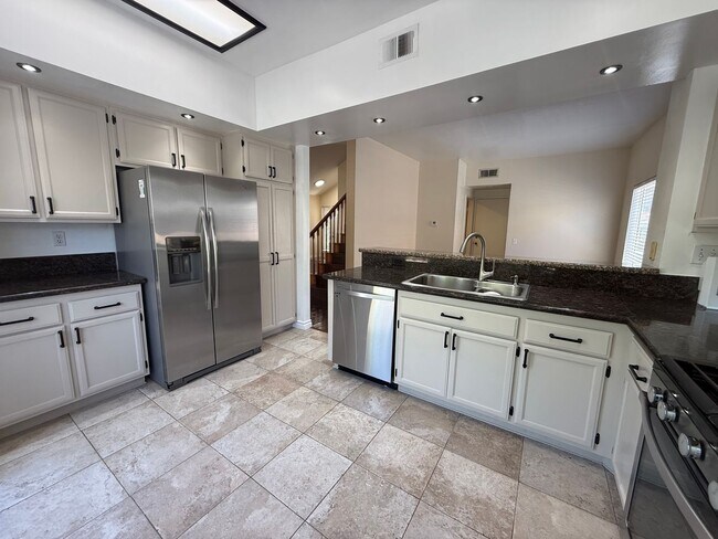 3073 Lamplighter St in Simi Valley, CA - Foto de edificio - Building Photo