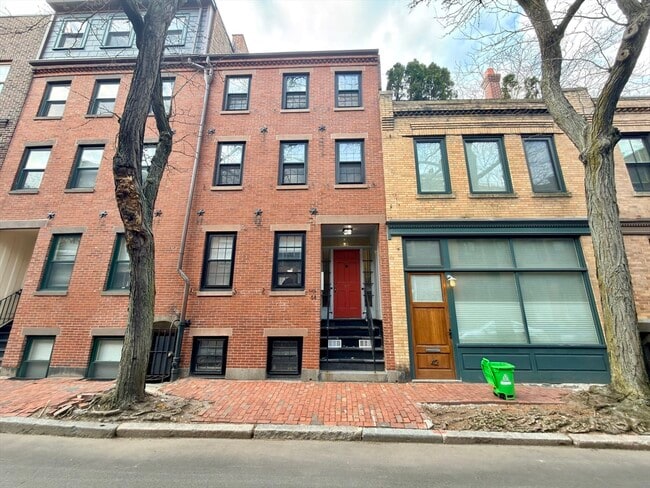 property at 44 Melrose St