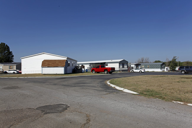 El Reno Estates in El Reno, OK - Building Photo - Building Photo