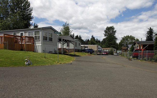 Wood Village Park in Troutdale, OR - Building Photo - Building Photo