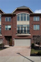 35 Ojibwa Cir in Buffalo, NY - Building Photo - Building Photo