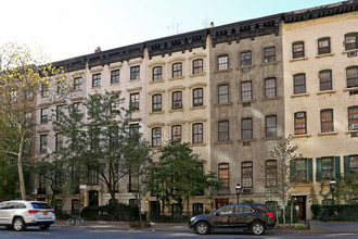 454 W 23rd St in New York, NY - Building Photo - Building Photo