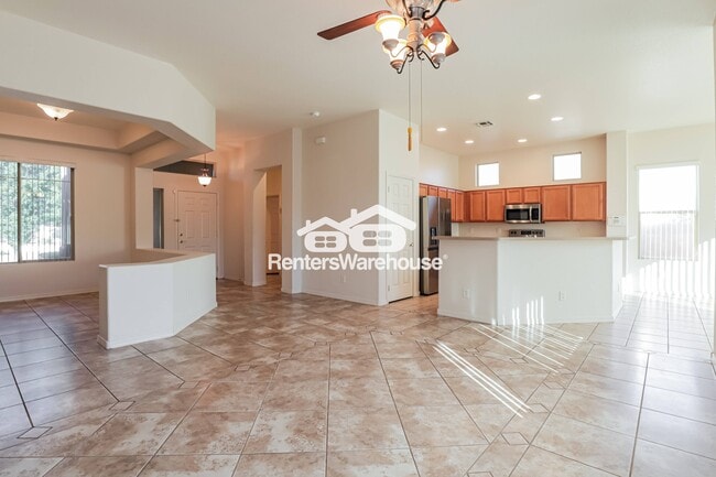 41 W Camino Tierra Montana in Sahuarita, AZ - Building Photo - Building Photo