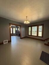 915 Highland Rd NE in Canton, OH - Building Photo - Building Photo