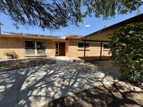 7115 E 31st St in Tucson, AZ - Building Photo - Building Photo