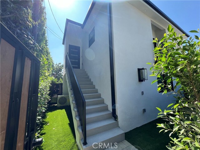 436 Cornell Dr in Burbank, CA - Building Photo