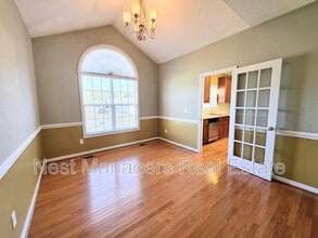 1612 Middle Creek Cir in Fayetteville, NC - Building Photo - Building Photo