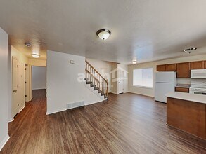 7658 Snowy Owl Rd in Eagle Mountain, UT - Foto de edificio - Building Photo