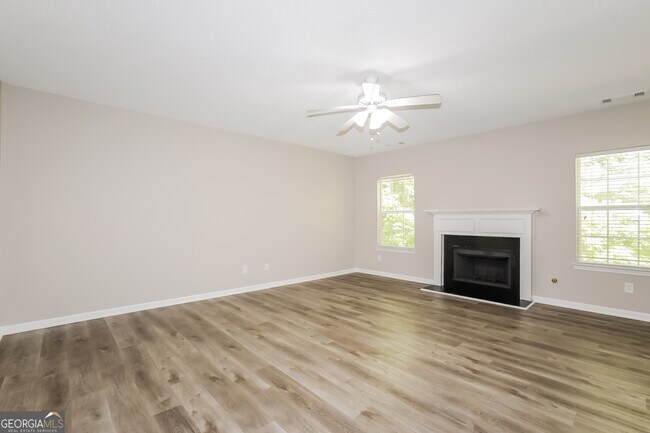 665 Lakeridge Ct in Covington, GA - Building Photo - Building Photo