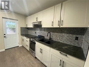 26 Dacotah St in St Catharines, ON - Building Photo - Building Photo