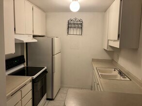 7742 Redlands St, Unit H1030 in Playa Del Rey, CA - Foto de edificio - Building Photo