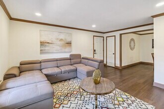 906 Chapel Creek Dr in Hoover, AL - Building Photo - Building Photo