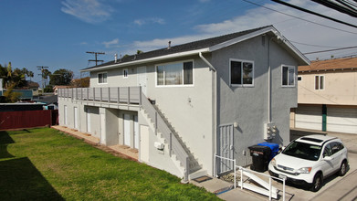 4704-12 Long Branch Ave in San Diego, CA - Building Photo - Building Photo