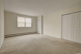 52 Maryland Ave in Long Beach, NY - Building Photo - Building Photo